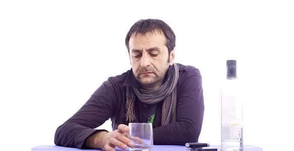 Alcohol-Dependence-Harms-Family.webp