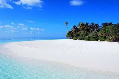 amazing-places-to-see-before-you-die-maldives-Islands.webp