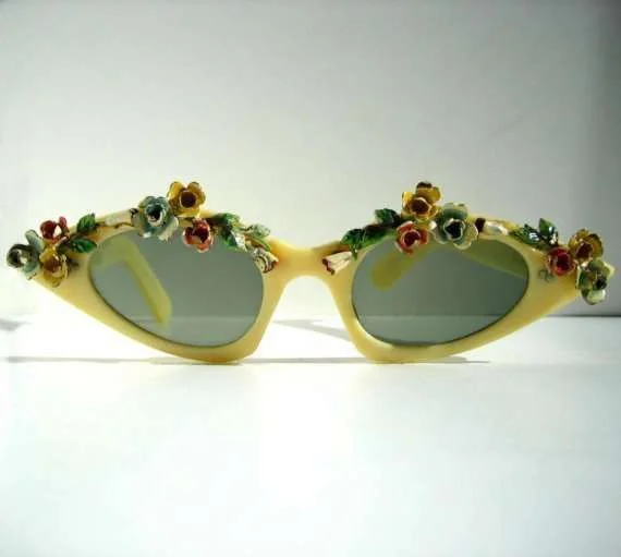 Cat-eye-sunglasses-eyewear2-1.webp