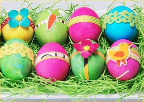easteregg_decorating_1.webp