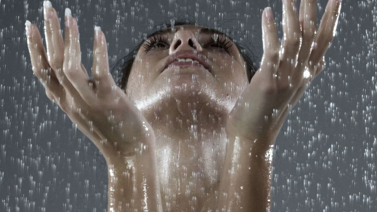 Feel_the_Rain_Wallpaper_1920x1080_wallpaperhere.webp