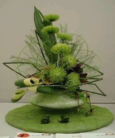 floral-arrangement-01-at-ayr-flower-show-2010.webp
