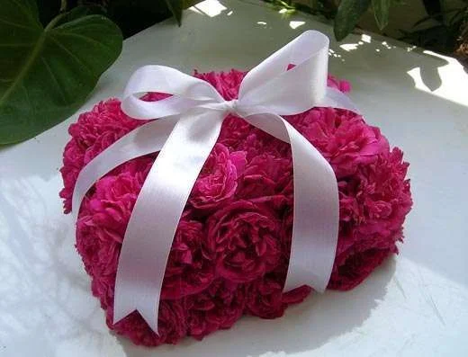 gift-rose-box-pink.webp