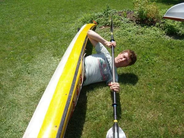 grass.kayak.webp