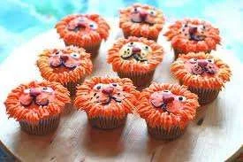 Lion cup cakes to share.webp