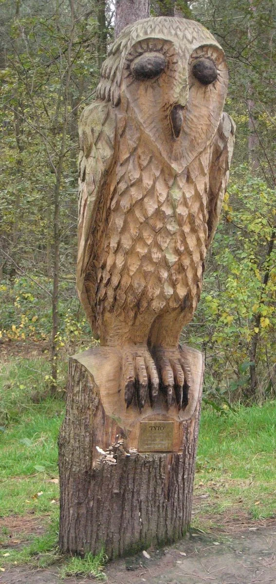 Owl sculpture.webp