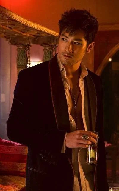 Still-of-godfrey-gao-in-instrumente-mortale_-orasul-oaselor.webp