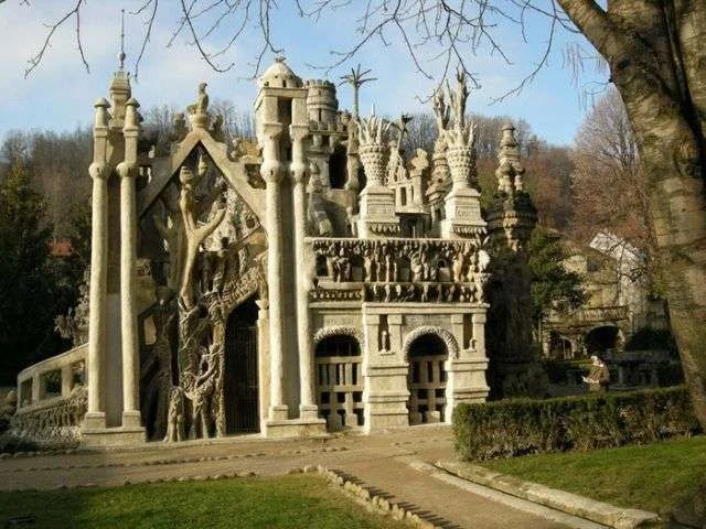 strange-buildings27.webp