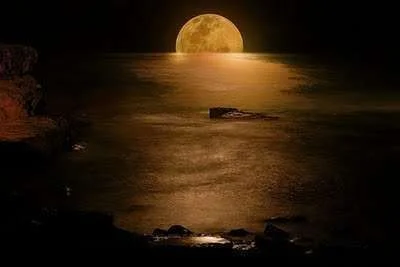 very big moonin sky.webp
