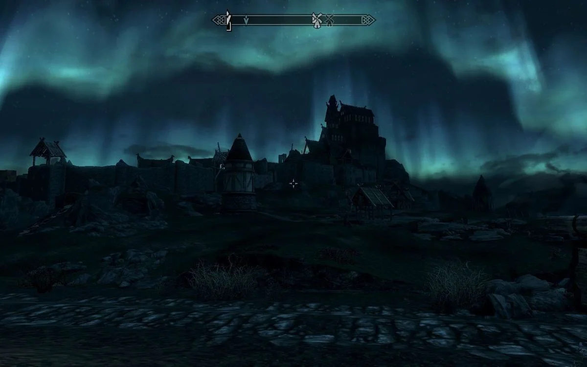 WhiterunNorthernLights.webp