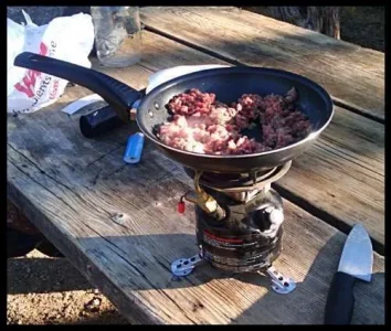 11-dinner-mid-hills-CG.webp