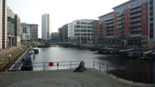 Royal Armouries Leeds Leeds Liverpool canal 10.webp Royal Armouries Leeds Leeds Liverpool canal 10.webp