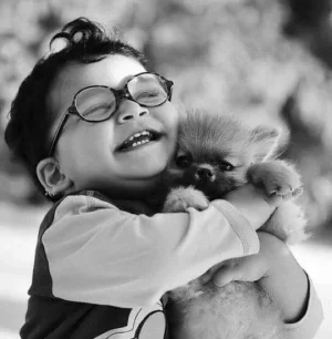 The-Health-Benefits-of-Hugs-and-Hugging.webp