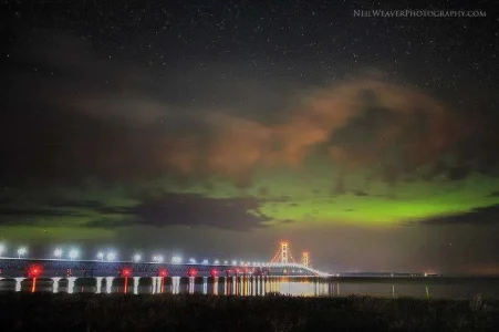mackinac bridge with nothern lights.webp