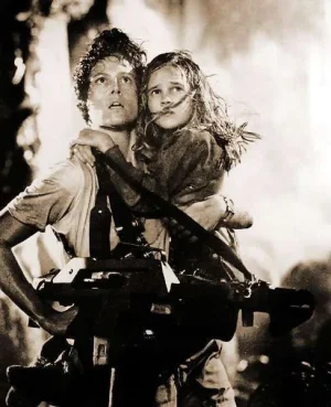 Signorney Weaver-12.webp