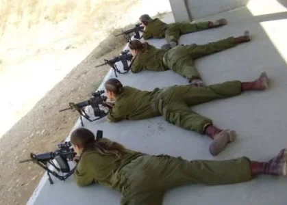 israel-soldier-women-24.webp