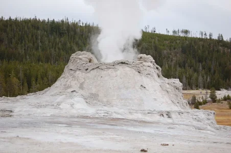 Yellowstone cone steam vent.webp Yellowstone cone steam vent.webp