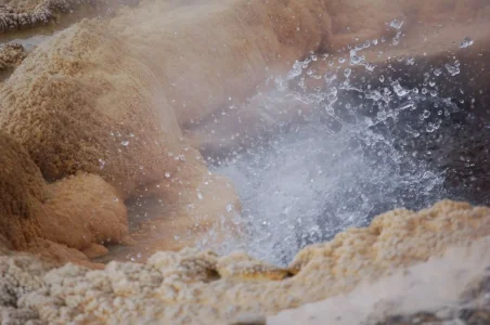 Yellowstone Gieser.webp Yellowstone Gieser.webp