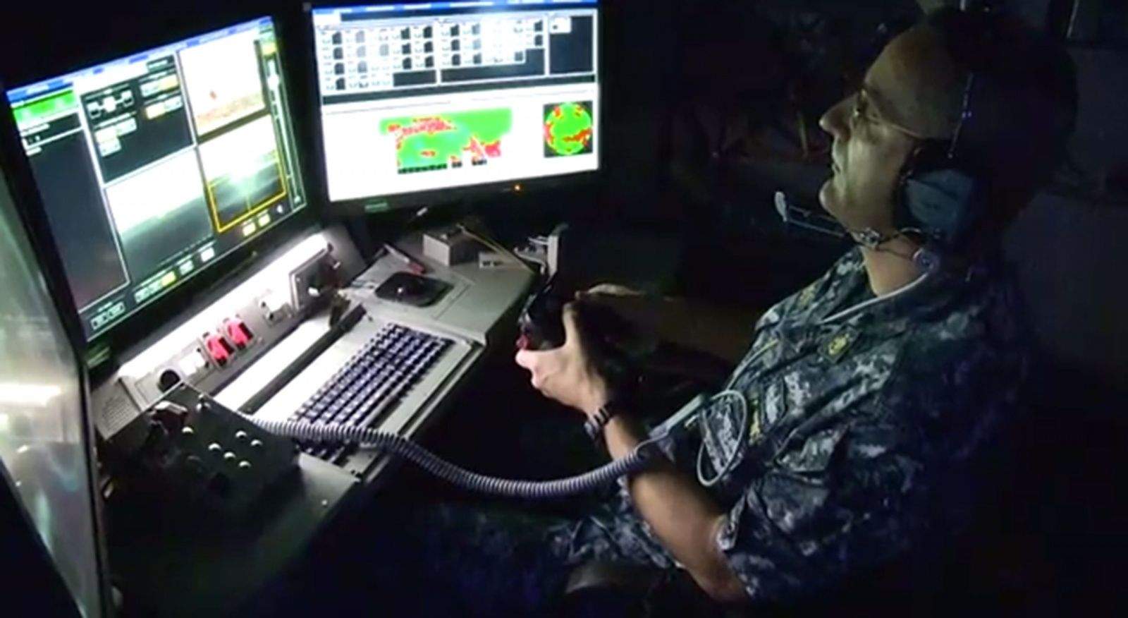 Navy_laser002.jpg