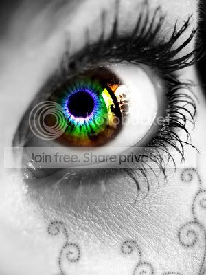 Rainbow_Eye_by_Tayet.jpg